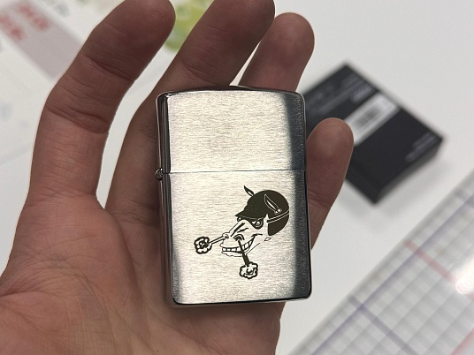 Гравировка на зажигалке