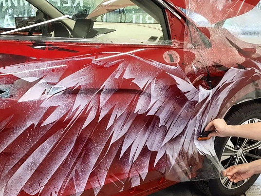 Оклейка машины пленкой