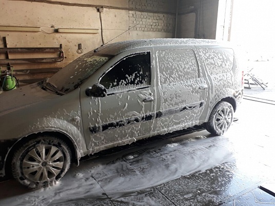 Реклама на автомобиль. Трубопроводные технологии.