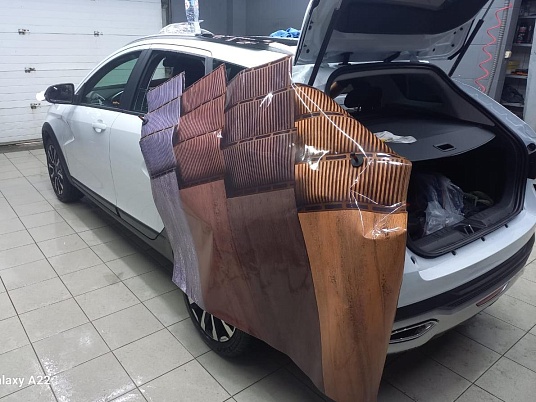 Изготовление наклеек на автомобиль