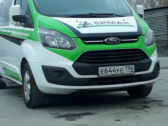 Оклейка машины пленкой